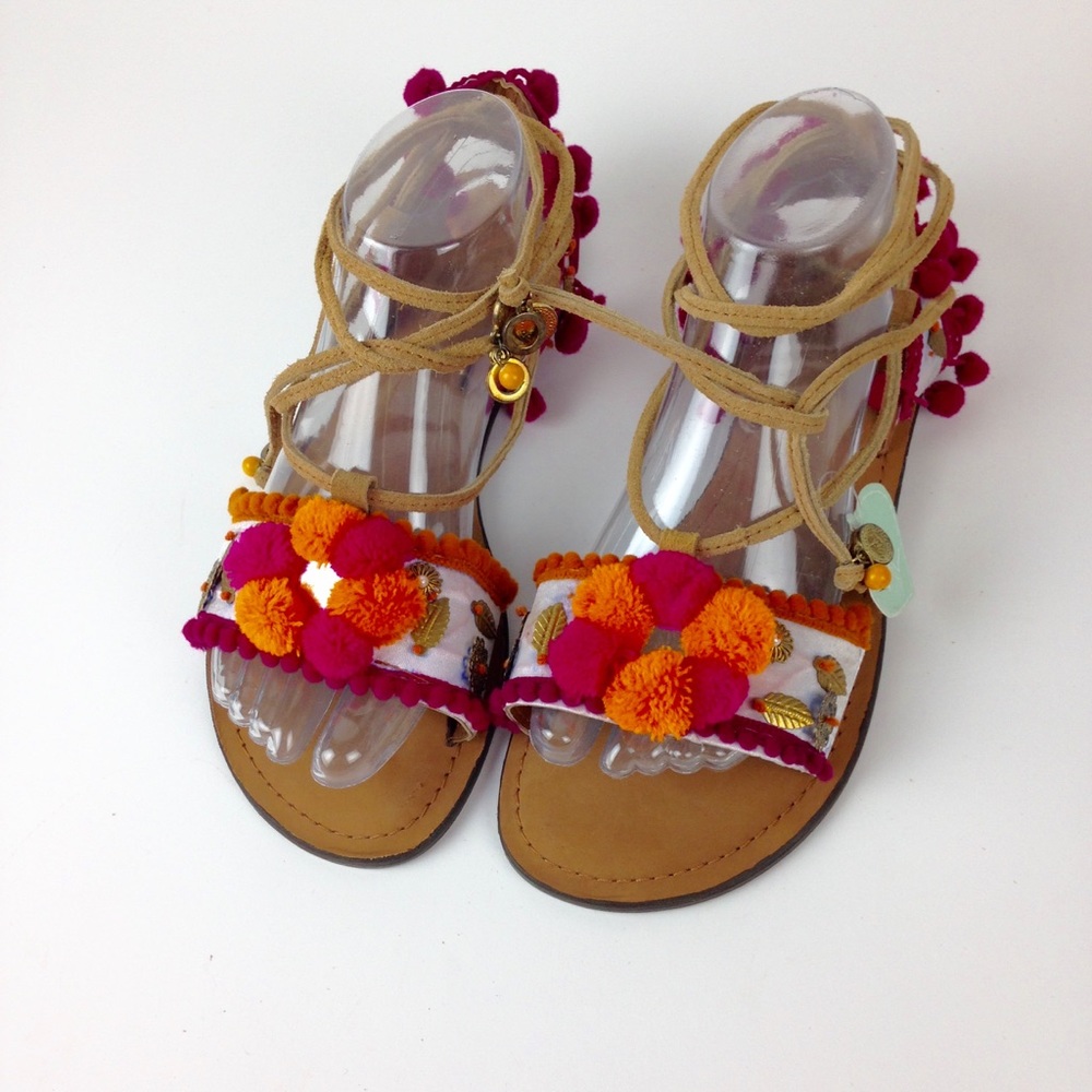Z&L Boho Pom Pom Embellished sandals new Sz 10